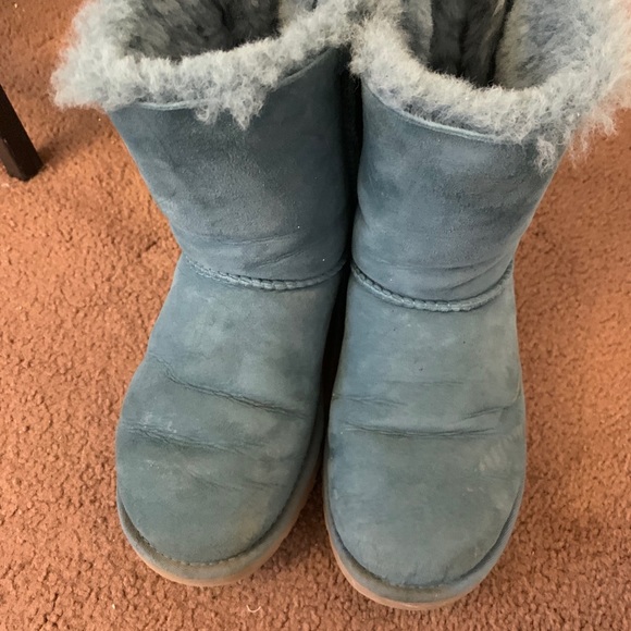 ugg - Picture 2 of 3